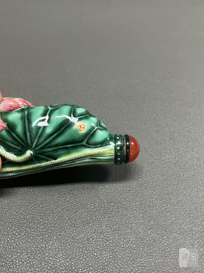 清  仿生荷叶莲花鼻烟壶 - 图10